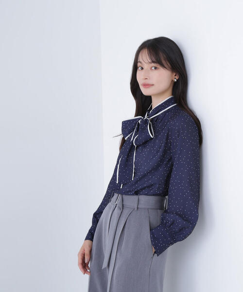 NATURAL BEAUTY BASIC(ナチュラルビューティーベーシック)の「◇ドットバイカラーボウタイブラウス(シャツ/ブラウス・レディース・ベージュ系その他/ブルー系その他6/レッド系その他6・SMALL/MEDIUM)」の7枚目の写真
