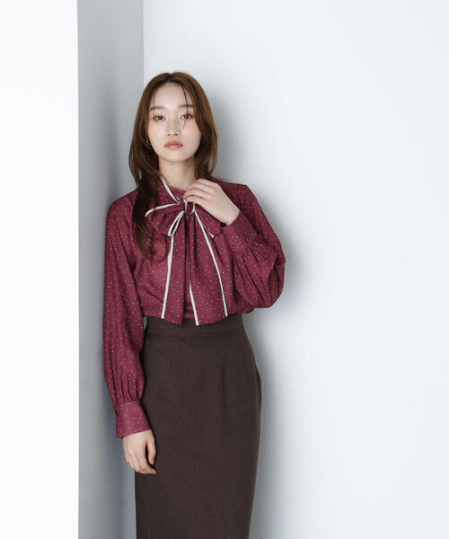 NATURAL BEAUTY BASIC(ナチュラルビューティーベーシック)の「◇ドットバイカラーボウタイブラウス(シャツ/ブラウス・レディース・ベージュ系その他/ブルー系その他6/レッド系その他6・SMALL/MEDIUM)」の1枚目の写真