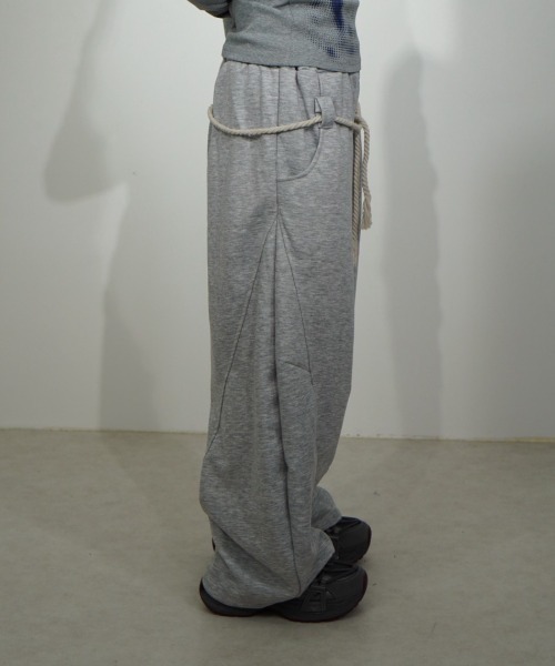 Never mind the XU / Chikashitsu+（ネバーマインド ザ エックスユー / チカシツプラス）の「【Nerd out XU】waist rope loose sweat pants / 【ナードアウトエックスユー】ウエストロープルーズスウェットパンツ <着用動画あり>（スウェットパンツ・メンズ・ブラック/グレー/杢グレー・L/XXL）」の10枚目の写真