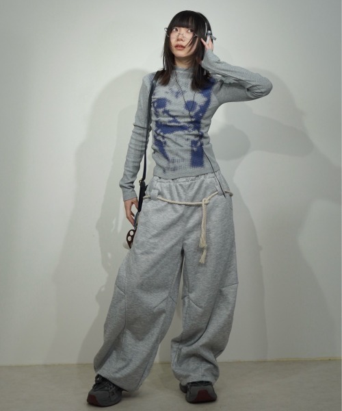 Never mind the XU / Chikashitsu+（ネバーマインド ザ エックスユー / チカシツプラス）の「【Nerd out XU】waist rope loose sweat pants / 【ナードアウトエックスユー】ウエストロープルーズスウェットパンツ <着用動画あり>（スウェットパンツ・メンズ・ブラック/グレー/杢グレー・L/XXL）」の6枚目の写真
