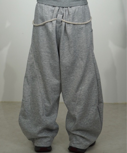 Never mind the XU / Chikashitsu+（ネバーマインド ザ エックスユー / チカシツプラス）の「【Nerd out XU】waist rope loose sweat pants / 【ナードアウトエックスユー】ウエストロープルーズスウェットパンツ <着用動画あり>（スウェットパンツ・メンズ・ブラック/グレー/杢グレー・L/XXL）」の11枚目の写真