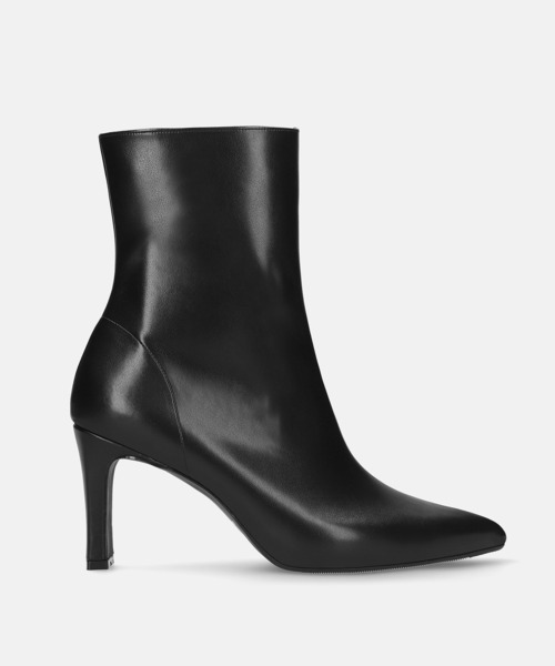 MAMIAN(マミアン)の「ポインテッドトゥ ショートブーツ (8.0cmヒール)(ブーツ・レディース・グレイッシュベージュ/ブラック・S/M/L)」の3枚目の写真