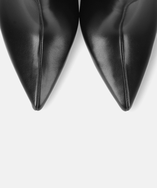 MAMIAN(マミアン)の「ポインテッドトゥ ショートブーツ (8.0cmヒール)(ブーツ・レディース・グレイッシュベージュ/ブラック・S/M/L)」の6枚目の写真