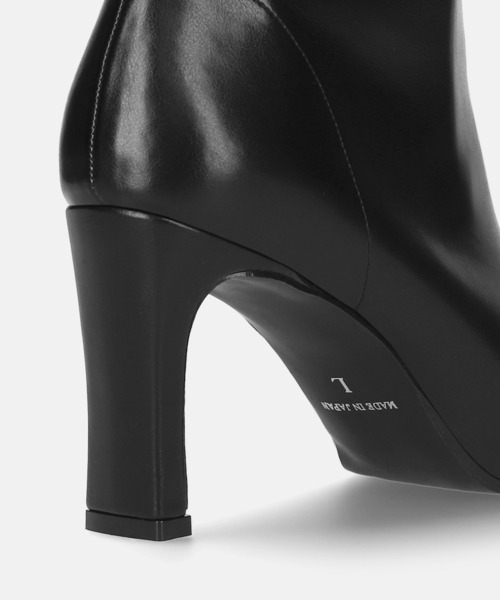 MAMIAN(マミアン)の「ポインテッドトゥ ショートブーツ (8.0cmヒール)(ブーツ・レディース・グレイッシュベージュ/ブラック・S/M/L)」の8枚目の写真