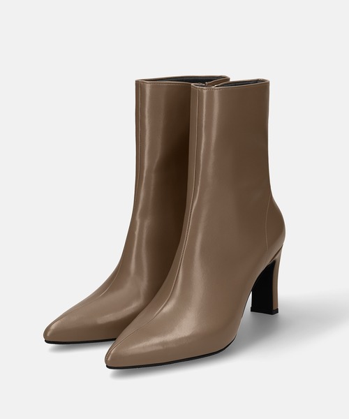 MAMIAN(マミアン)の「ポインテッドトゥ ショートブーツ (8.0cmヒール)(ブーツ・レディース・グレイッシュベージュ/ブラック・S/M/L)」の9枚目の写真