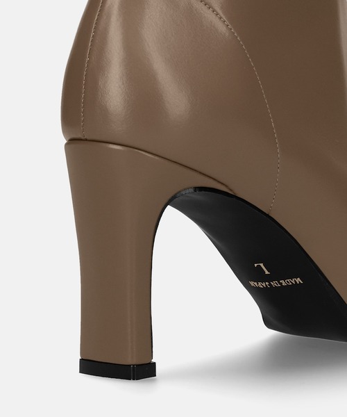 MAMIAN(マミアン)の「ポインテッドトゥ ショートブーツ (8.0cmヒール)(ブーツ・レディース・グレイッシュベージュ/ブラック・S/M/L)」の13枚目の写真