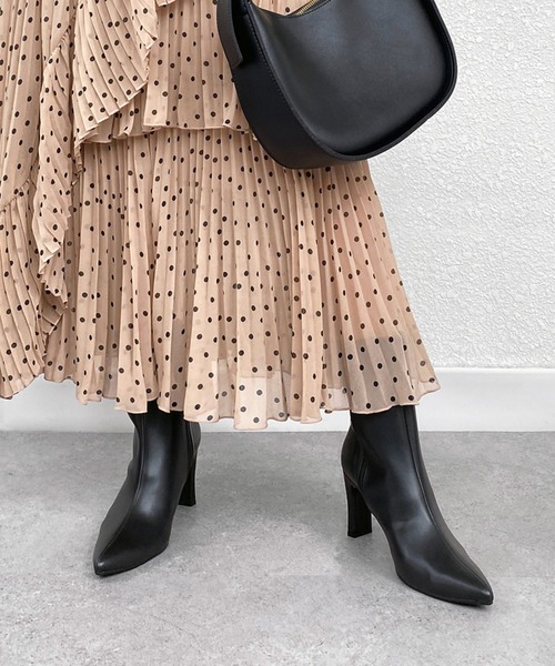 MAMIAN(マミアン)の「ポインテッドトゥ ショートブーツ (8.0cmヒール)(ブーツ・レディース・グレイッシュベージュ/ブラック・S/M/L)」の16枚目の写真