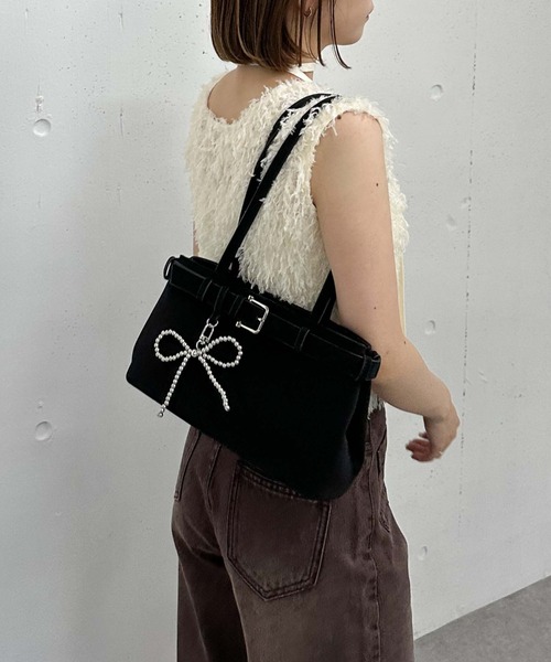 archives（アルシーヴ）の「チャーム付きスエードベルトバッグ（ショルダーバッグ・レディース・ベージュ/ブラウン/ブラック・FREE）」の10枚目の写真