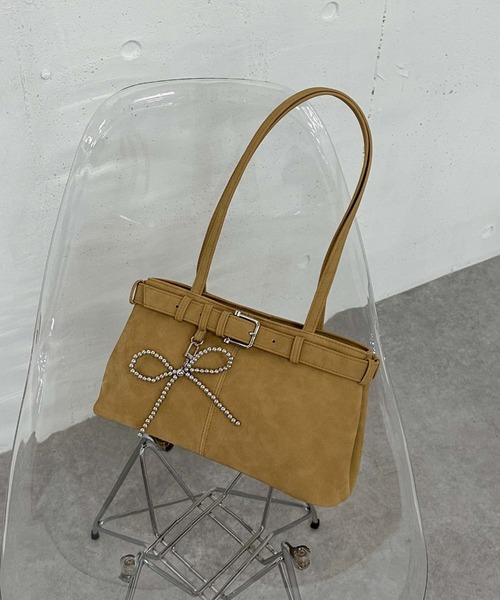 archives（アルシーヴ）の「チャーム付きスエードベルトバッグ（ショルダーバッグ・レディース・ベージュ/ブラウン/ブラック・FREE）」の20枚目の写真