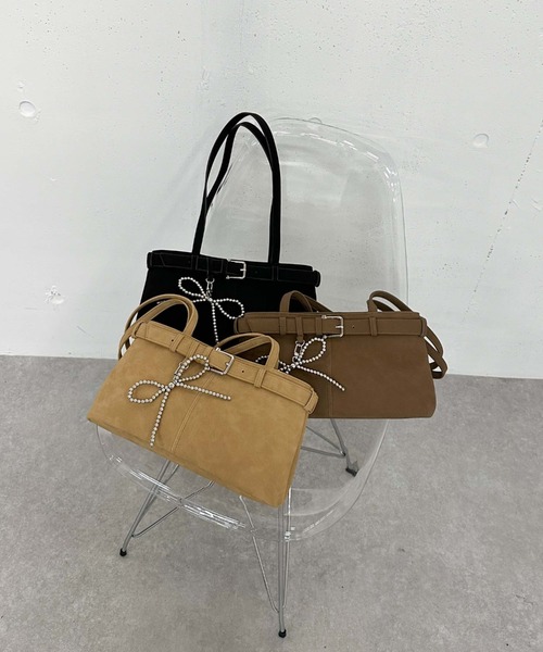 archives（アルシーヴ）の「チャーム付きスエードベルトバッグ（ショルダーバッグ・レディース・ベージュ/ブラウン/ブラック・FREE）」の4枚目の写真