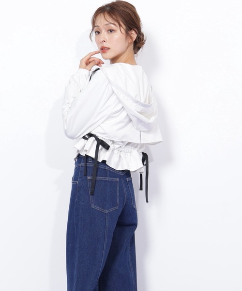 JILL by JILL STUART（ジルバイジルスチュアート）の「◇配色リボンペプラムジャケット（ブルゾン・レディース・ホワイト/ベージュ/ブラック・FREE）」の5枚目の写真