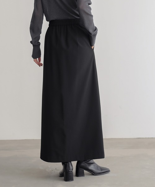 for/c（フォーシー）の「きれいめはっ水ラップナロースカート【サスティナブル】（スカート・レディース・ブラック/チャコールグレー/グレー・L/M）」の6枚目の写真