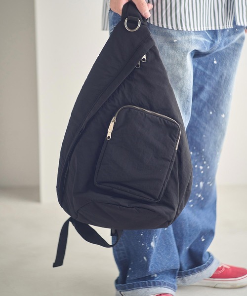 ADAM PATEK(アダムパテック)の「mko13113-nylon sling bag スリングバッグ(AP2529002)(ボディバッグ/ウエストポーチ・メンズ・ブラック/グレー・FREE)」の2枚目の写真