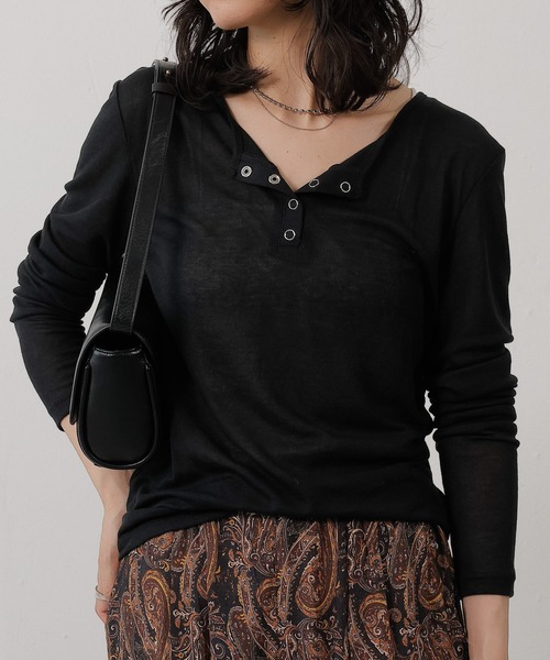 en CAnAF（エンカナフ）の「シアー リブ ヘンリーネック トップス（Tシャツ/カットソー・レディース・グレー/ホワイト/ブラウン/ピンク/レッド/ブラック・M）」の17枚目の写真