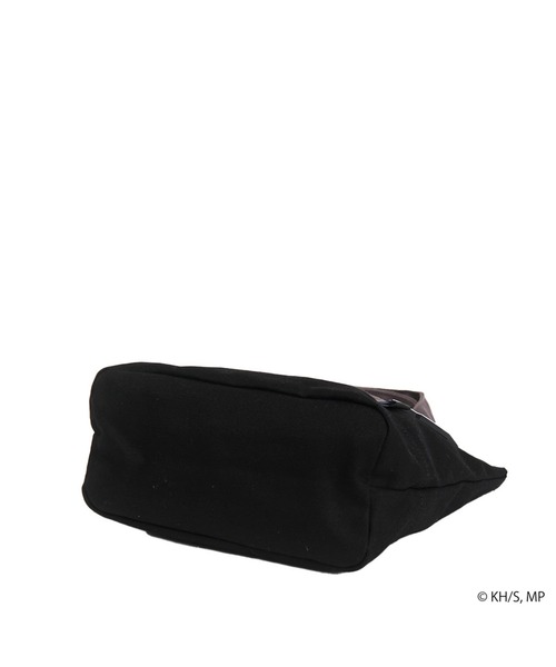 OUTDOOR PRODUCTS(アウトドアプロダクツ)の「【僕のヒーローアカデミア×OUTDOOR PRODUCTS】 キーホルダー付きミニキャラトート 死柄木弔×荼毘×トガヒミコ(ショルダーバッグ・レディース・ブラック・FREE)」の4枚目の写真