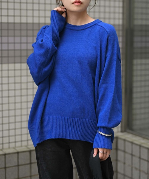 &HALF(アンドハーフ)の「切替クルーネックルーズニット(オーバーサイズ)(ニット/セーター・レディース・オフホワイト/グレー/ブラック/ベージュ系その他/ロイヤルブルー・FREE)」の5枚目の写真