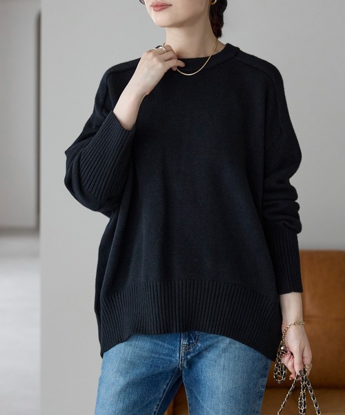 &HALF(アンドハーフ)の「切替クルーネックルーズニット(オーバーサイズ)(ニット/セーター・レディース・オフホワイト/グレー/ブラック/ベージュ系その他/ロイヤルブルー・FREE)」の17枚目の写真