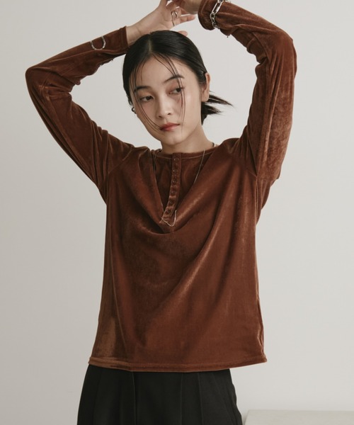 Aunt Marie's(アントマリーズ)の「キャミレイヤードベロアトップス(Tシャツ/カットソー・レディース・ブルー/ダークブラウン/オレンジ・FREE)」の12枚目の写真