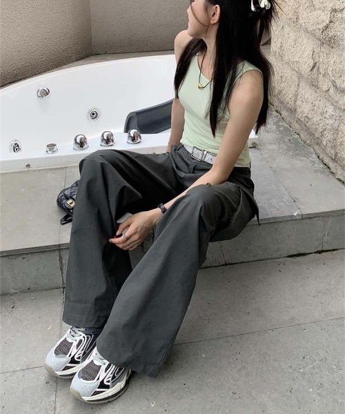 WEGO(ウィゴー)の「WEGO/グランジ風フレアカーゴワイドパンツ(カーゴパンツ・レディース・グレー/ブラック・LARGE/MEDIUM)」の11枚目の写真