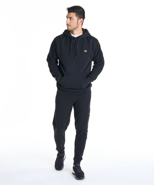 BILLABONG(ビラボン)の「BILLABONG メンズ EMBOSS LOGO PANT セットアップボトムス 【2025年秋冬モデル】/ビラボンサイドロゴウエストゴムスウェットジョガーバンツ(スウェットパンツ・メンズ・ブラック/グレー・X-LARGE/LARGE/MEDIUM)」の4枚目の写真