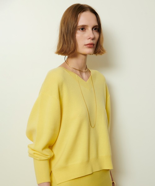 allureville（アルアバイル）の「ウールスムース2WAYネックプルオーバー（ニット/セーター・レディース・ミント/ダークブラウン/オフホワイト/ライトイエロー/グレー系その他/ネイビー・2）」の7枚目の写真