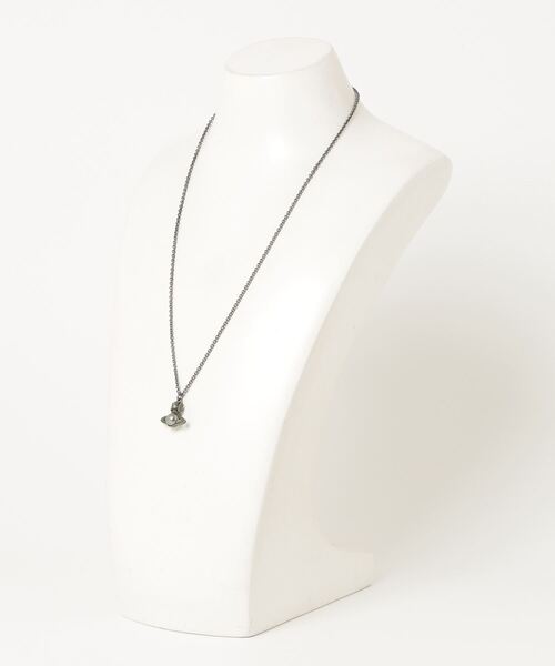 Vivienne Westwood MAN(ヴィヴィアンウエストウッドマン)の「MAN. TILLYA PENDANT(ネックレス・メンズ・カーキ・FREE)」の3枚目の写真