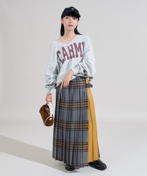 FREAK'S STORE(フリークスストア)の「ヴィンテージライク Vネックロゴスウェット(スウェット・レディース・オフホワイト/ライトグレー/レッド/チャコール/ネイビー/ブラウン・フリ-)」の15枚目の写真