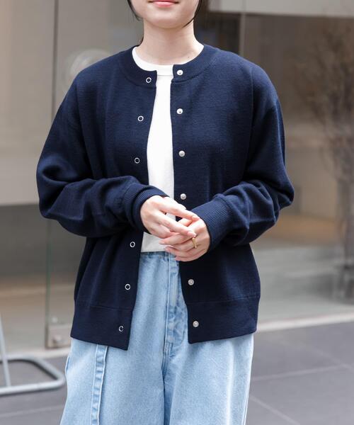 FORK&SPOON(フォークアンドスプーン)の「FORK&SPOON ミラノリブクルーネックカーディガン(カーディガン/ボレロ・レディース・アイボリー/ブラック/ネイビー/レッド・1)」の3枚目の写真