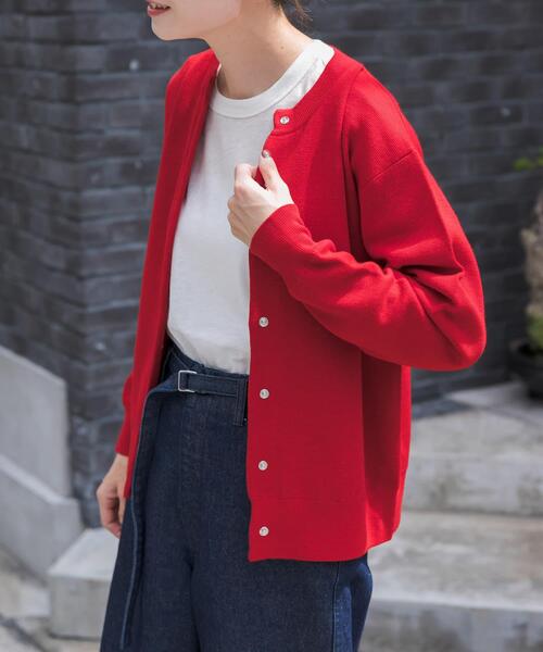 FORK&SPOON(フォークアンドスプーン)の「FORK&SPOON ミラノリブクルーネックカーディガン(カーディガン/ボレロ・レディース・アイボリー/ブラック/ネイビー/レッド・1)」の4枚目の写真