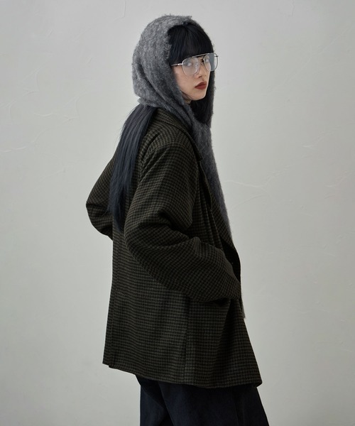 etoll.（エトル）の「モヘアタッチフードマフラー（マフラー・レディース・ベージュ/レッド/ブルー/チャコールグレー・M）」の3枚目の写真