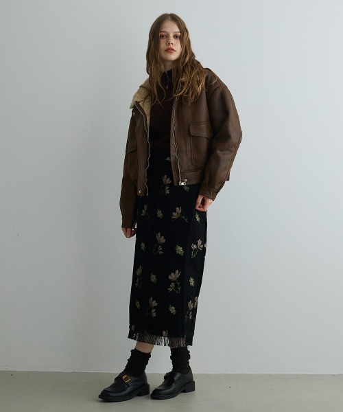 Clum(クルム)の「フラワーデザインジャガードフリンジスカート(スカート・レディース・ブラック系・LARGE/MEDIUM/SMALL)」の11枚目の写真