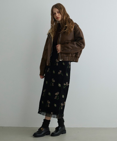 Clum(クルム)の「フラワーデザインジャガードフリンジスカート(スカート・レディース・ブラック系・LARGE/MEDIUM/SMALL)」の12枚目の写真