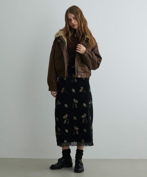Clum(クルム)の「フラワーデザインジャガードフリンジスカート(スカート・レディース・ブラック系・LARGE/MEDIUM/SMALL)」の13枚目の写真