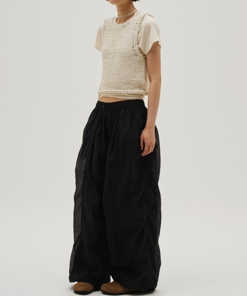 TODAYFUL(トゥデイフル)の「Hand Knit Vest(ベスト・レディース・ベビーピンク/ブラック/オフホワイト・FREE)」の11枚目の写真