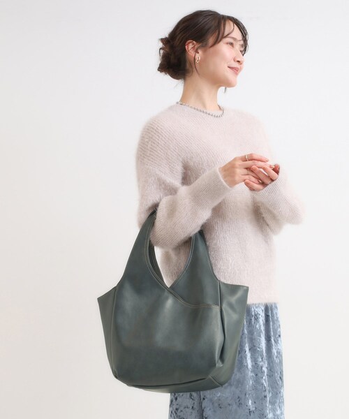 SHOO・LA・RUE(シューラルー)の「あおりポケットバルーントートバッグ(トートバッグ・レディース・ブルー系その他/ブラウン系その他/ブラック・00)」の3枚目の写真