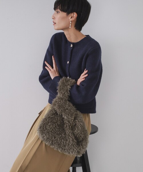 OPAQUE.CLIP（オペークドットクリップ）の「ラム風フェイクファーハンドバッグ（ハンドバッグ・レディース・ブラック/ブラウン系/オフホワイト・00）」の3枚目の写真