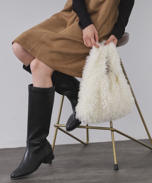 OPAQUE.CLIP（オペークドットクリップ）の「ラム風フェイクファーハンドバッグ（ハンドバッグ・レディース・ブラック/ブラウン系/オフホワイト・00）」の9枚目の写真