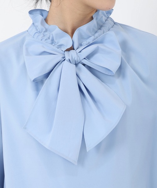 STRAWBERRY-FIELDS(ストロベリーフィールズ)の「ミルキータフタ_フリルカラーボウタイブラウス(シャツ/ブラウス・レディース・キナリ/ブラック・2)」の7枚目の写真