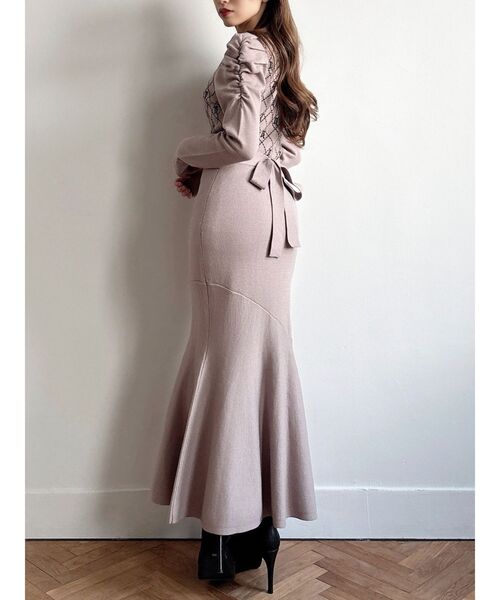 RESEXXY（リゼクシー）の「チェックジャガードマーメイドニットワンピース（ワンピース・レディース・アイボリー/ブラック/ベージュ・FREE）」の4枚目の写真