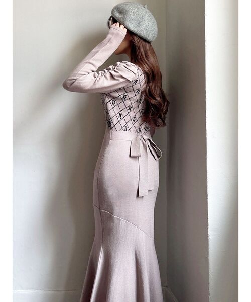 RESEXXY（リゼクシー）の「チェックジャガードマーメイドニットワンピース（ワンピース・レディース・アイボリー/ブラック/ベージュ・FREE）」の6枚目の写真