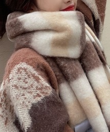 2ly2（トゥーリートゥー）の「ふんわり暖か♪太めボーダー風配色マフラー（マフラー）」