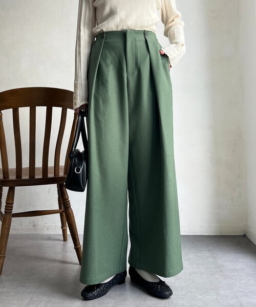 Chez toi（シェトワ）の「【静電気防止】サイドボタンタックパンツ（その他パンツ・レディース・ベージュ/ブルー/グレー/グリーン・FREE）」の4枚目の写真