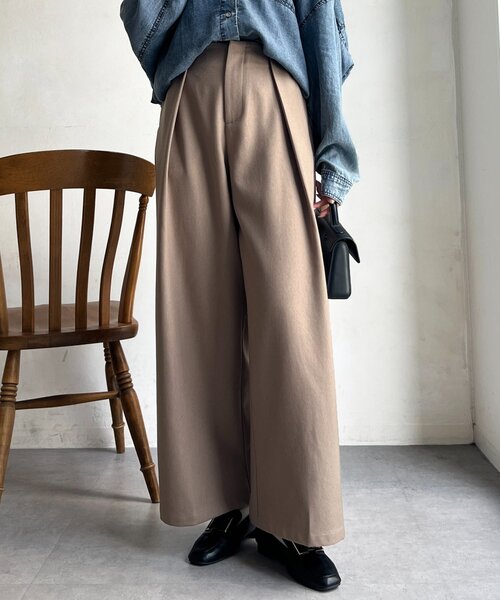 Chez toi（シェトワ）の「【静電気防止】サイドボタンタックパンツ（その他パンツ・レディース・ベージュ/ブルー/グレー/グリーン・FREE）」の6枚目の写真