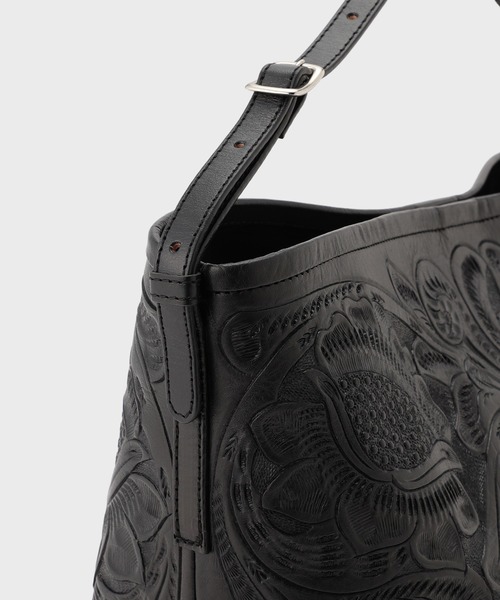 CARVING TRIBES（カービングトライブス）の「Handle SquareBag（ハンドバッグ・レディース・ブラック/ブラウン系その他2・FREE）」の5枚目の写真