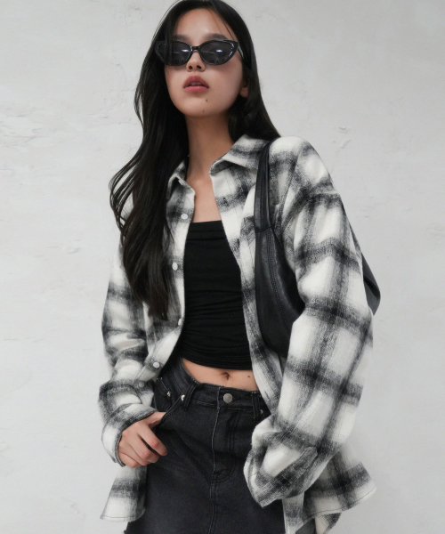 AVANDRESS(アバンドレス )の「Peter Check Shirt BROWN(シャツ/ブラウス・レディース・ブラウン・MEDIUM/LARGE/X-LARGE)」の2枚目の写真