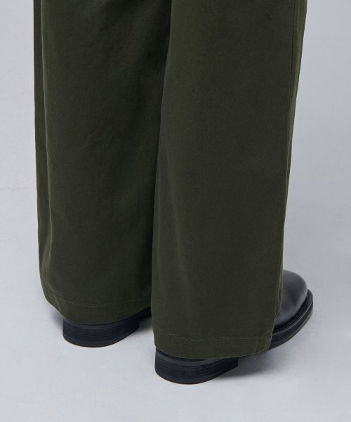 MUSINSA STANDARD（ムシンサスタンダード）の「ツーピンタックワイドチノパンツ [カーキ]（その他パンツ・メンズ・その他・31/33/26/27/28/29/38/42/36/34/32/30/40）」の7枚目の写真