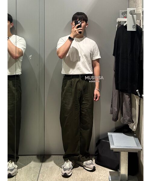 MUSINSA STANDARD（ムシンサスタンダード）の「ツーピンタックワイドチノパンツ [カーキ]（その他パンツ・メンズ・その他・31/33/26/27/28/29/38/42/36/34/32/30/40）」の10枚目の写真