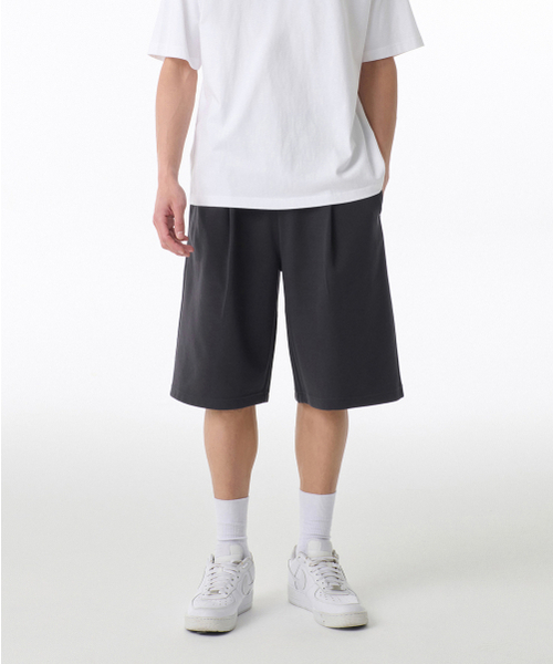 MUSINSA STANDARD（ムシンサスタンダード）の「[クールタンダード] ワンタックバミューダスウェットパンツ [ダークグレー]（その他パンツ・メンズ・その他・SMALL/MEDIUM/XX-LARGE/LARGE/X-LARGE/XXX-LARGE）」の3枚目の写真