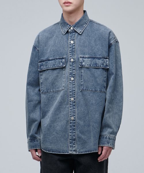 MUSINSA STANDARD(ムシンサスタンダード)の「特大ダブルポケットデニムシャツ【ライトインディゴ】(シャツ/ブラウス・メンズ・その他・MEDIUM/LARGE/X-LARGE/XX-LARGE)」の2枚目の写真