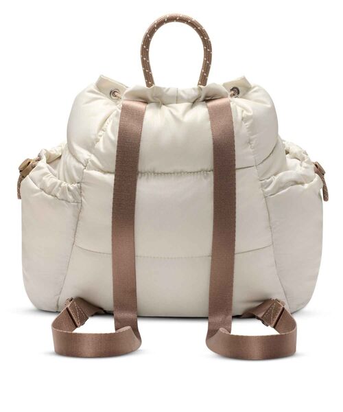 NIKE（ナイキ）の「ナイキ スポーツウェア パフル バックパック (9L) / Nike Sportswear Puffle Backpack (9L) HQ6693-072 Light Bone（バックパック/リュック・メンズ・オフホワイト・ONE SIZE）」の4枚目の写真